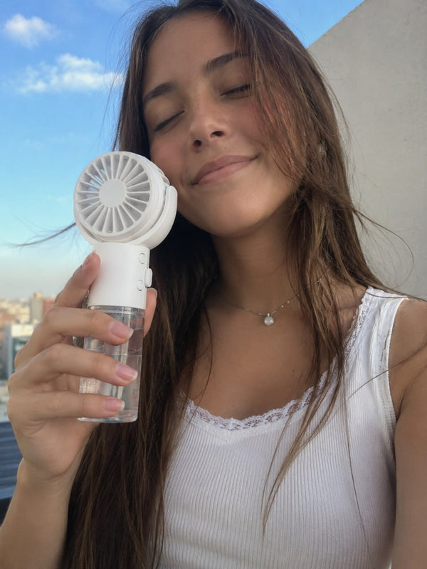 Brisa Air™ — Portable Mist Fan